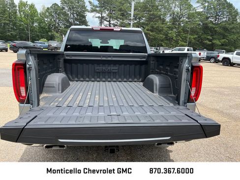 New 2026 GMC Sierra 1500 SLT AWD/4WD image 29