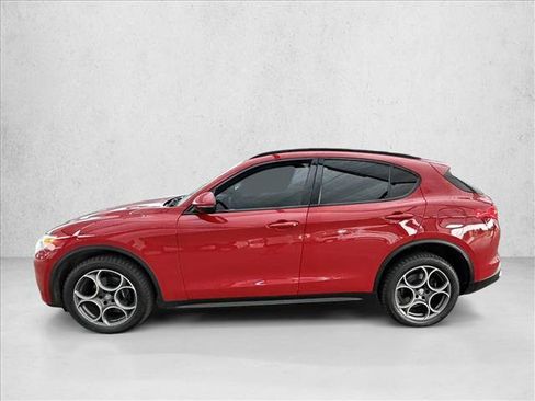 Used 2018 Alfa Romeo Stelvio Ti Sport AWD/4WD image 2