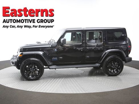 Used 2025 Jeep Wrangler Unlimited Sahara AWD/4WD image 59