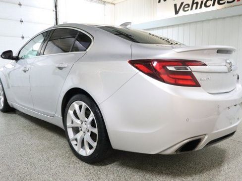 Used 2017 Buick Regal GS image 3