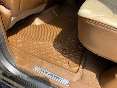 Used 2020 RAM 1500 Laramie AWD/4WD image 28
