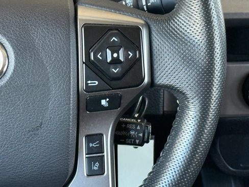 Used 2021 Toyota Tacoma SR5 AWD/4WD image 30