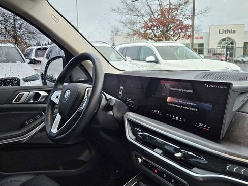 Used 2024 BMW X7 xDrive40i w/ Executive Package image 12