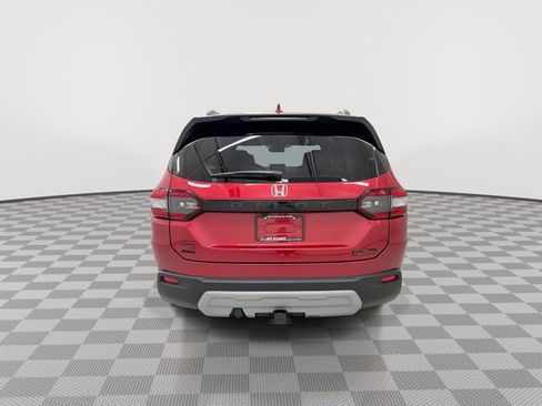 Used 2025 Honda Pilot TrailSport image 9