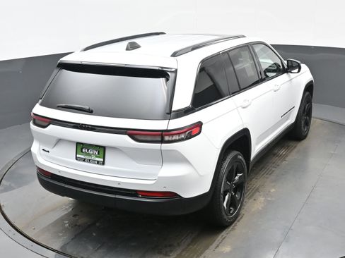 Used 2023 Jeep Grand Cherokee Altitude image 37