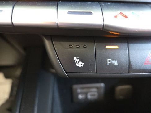 Used 2021 Cadillac XT4 Premium Luxury w/ Sun And Sound Package AWD/4WD image 9