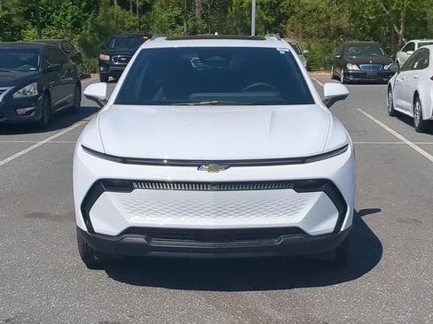 New 2026 Chevrolet Equinox EV LT AWD/4WD image 12