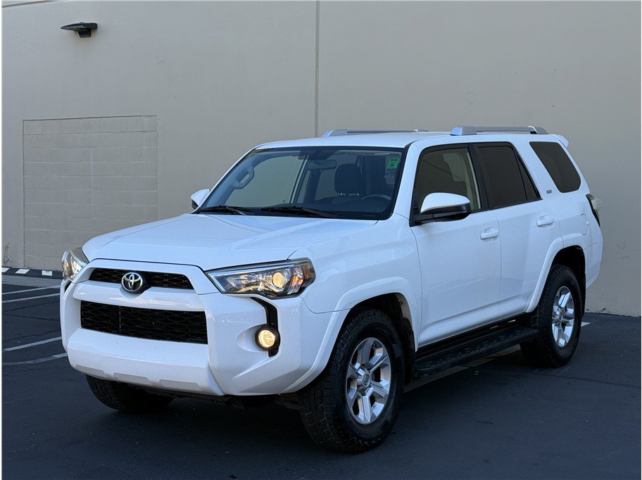 Used 2017 Toyota 4Runner SR5 RWD image 3