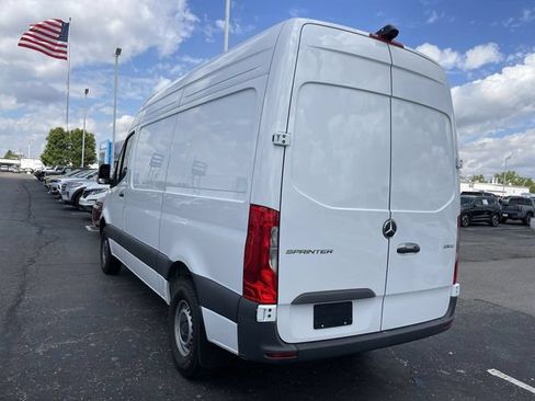 Used 2024 Mercedes-Benz Sprinter 2500 w/ Acoustic Package image 10