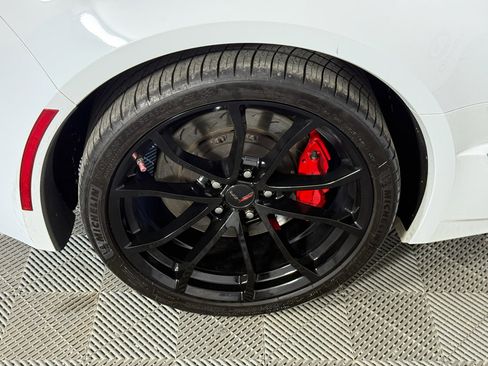 Used 2017 Chevrolet Corvette Grand Sport w/ Grand Sport Heritage Package image 10