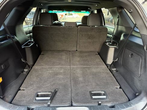 Used 2016 Ford Explorer XLT image 27