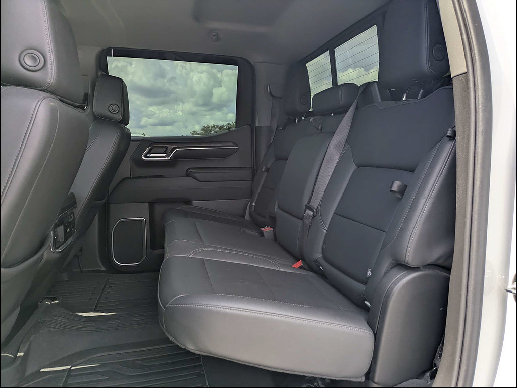 Used 2023 GMC Sierra 1500 SLT w/ SLT Premium Package AWD/4WD image 17