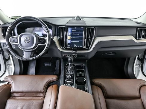 Used 2018 Volvo XC60 T6 Inscription w/ Luxury Seat Package AWD/4WD image 18
