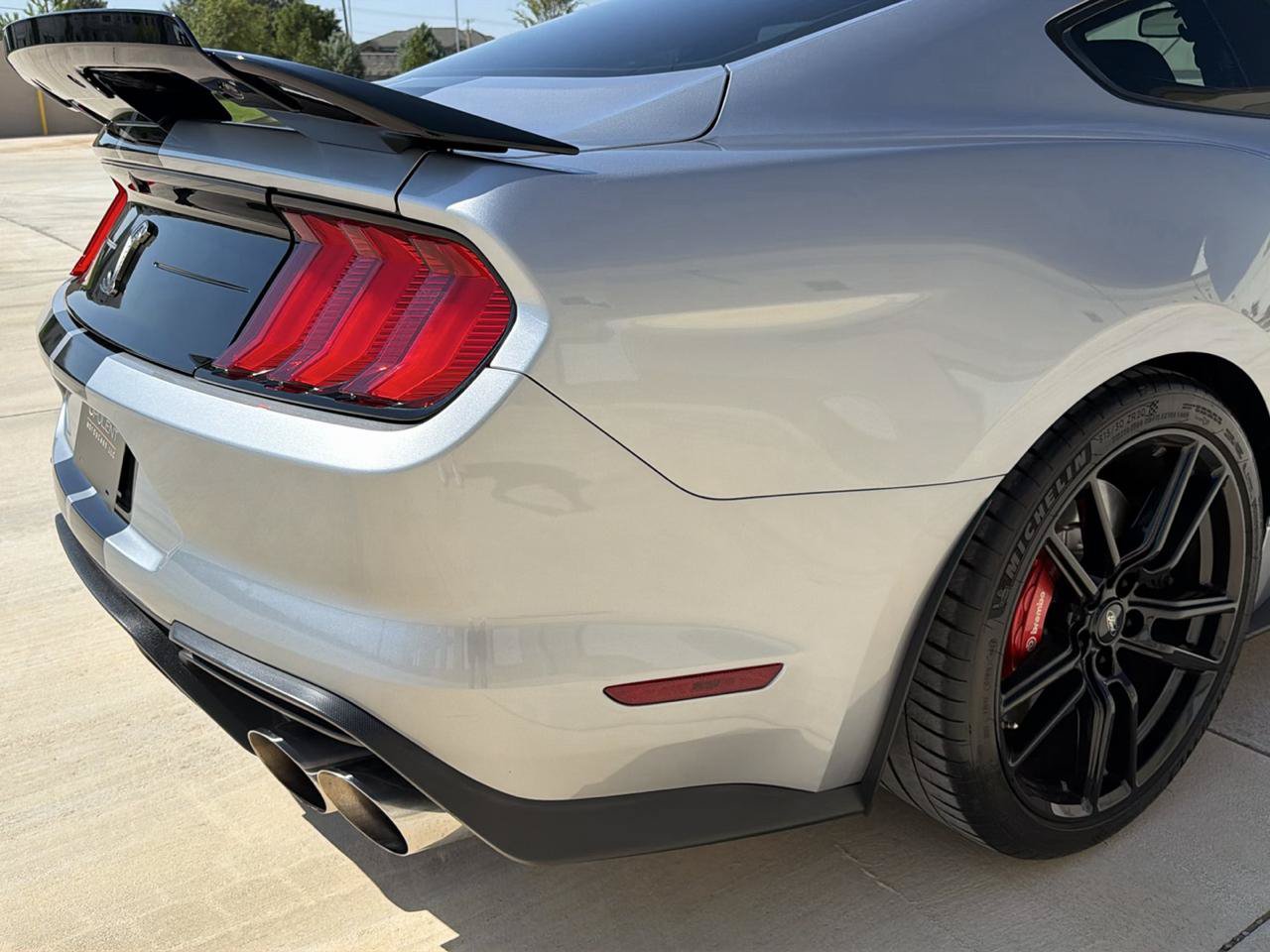 Used 2021 Ford Mustang Shelby GT500 w/ Technology Package RWD image 17