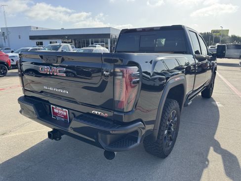 Used 2025 GMC Sierra 2500 AT4 w/ AT4 Premium Plus Package AWD/4WD image 6