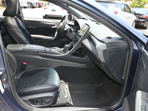 Used 2019 Toyota Avalon Touring w/ Advanced Safety Package FWD image 23