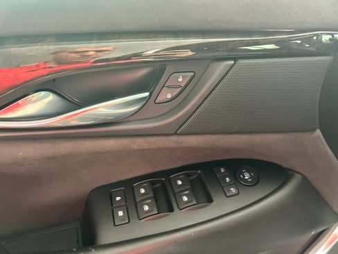 Used 2016 Cadillac Escalade ESV Platinum AWD/4WD image 19