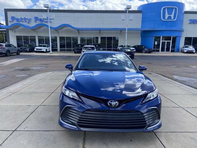 Used 2024 Toyota Camry LE FWD image 3