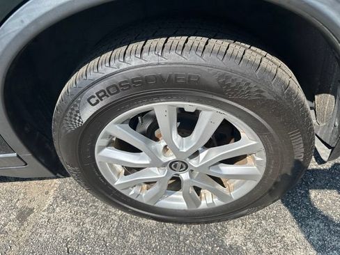 Used 2018 Nissan Rogue SV w/ Premium Package AWD/4WD image 7