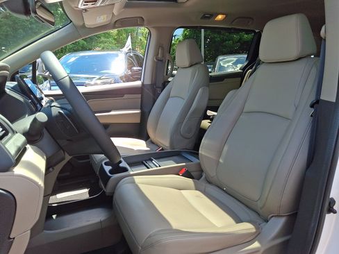 Certified 2024 Honda Odyssey EX-L image 12