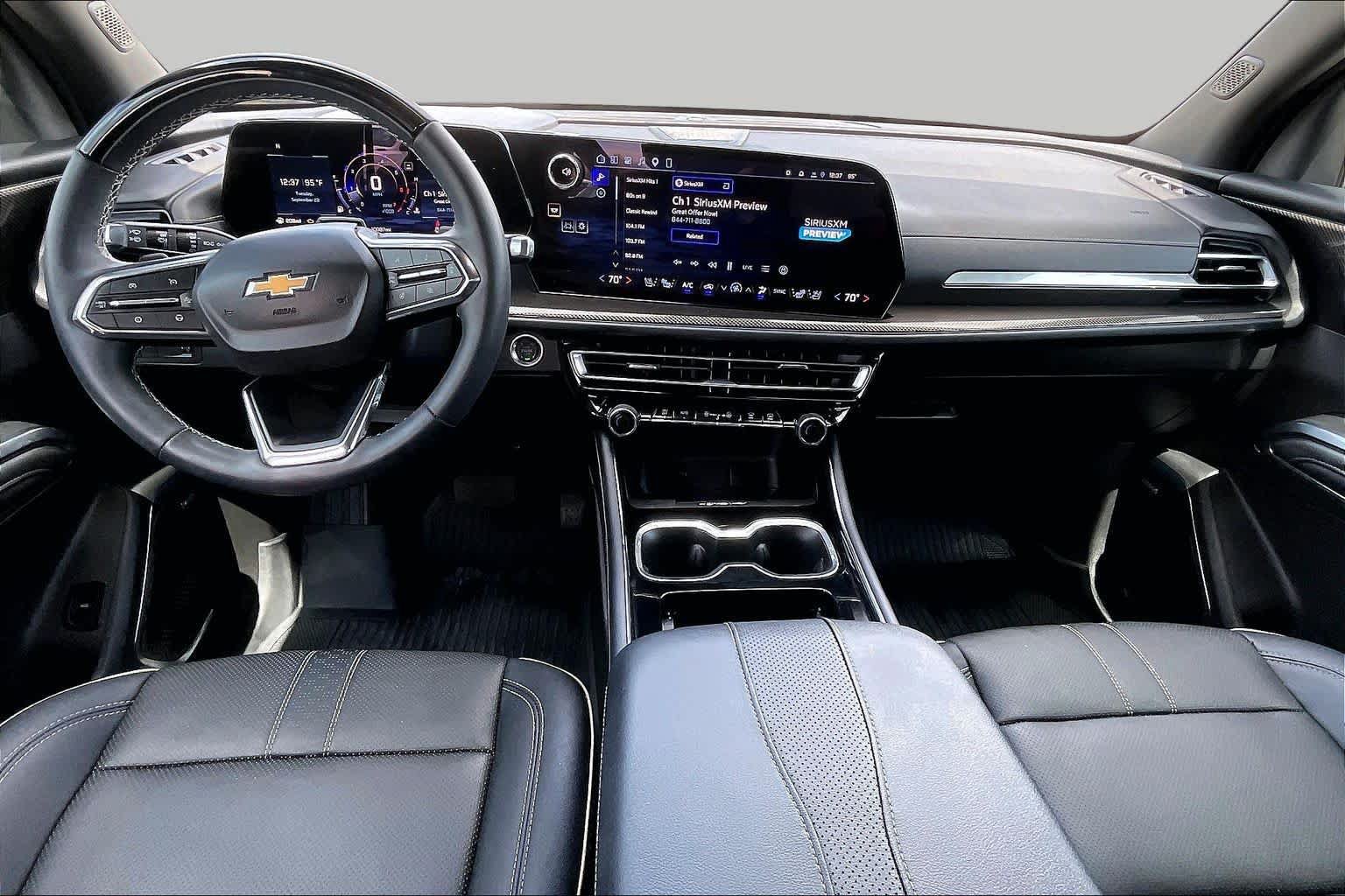Used 2026 Chevrolet Traverse High Country FWD image 16