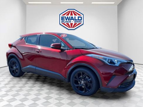 Used 2018 Toyota C-HR XLE FWD image 7