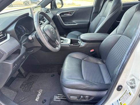 Used 2022 Toyota RAV4 XSE AWD/4WD image 15