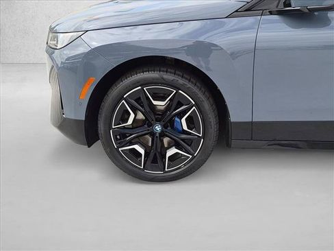 Used 2023 BMW iX xDrive50 w/ Sport Package AWD/4WD image 14