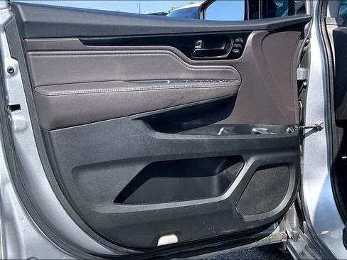 Used 2023 Honda Odyssey Elite image 17