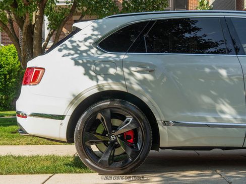 Used 2019 Bentley Bentayga image 10