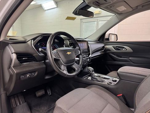 Used 2021 Chevrolet Traverse LT FWD image 14