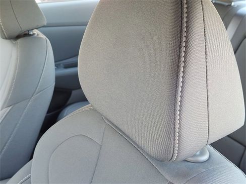 Used 2025 Hyundai Elantra SEL image 11