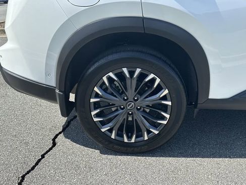 Certified 2025 Nissan Rogue SL w/ Tech Package AWD/4WD image 19