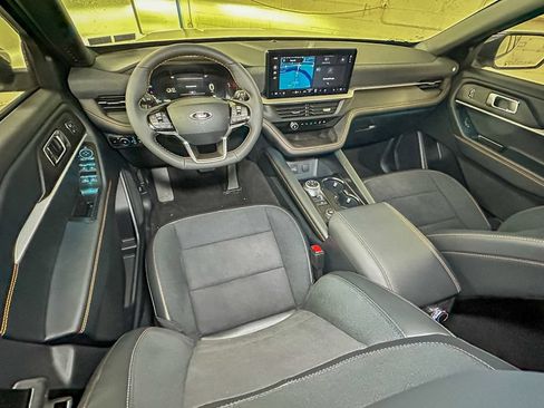 New 2026 Ford Explorer Tremor w/ Tremor Convenience Package AWD/4WD image 9