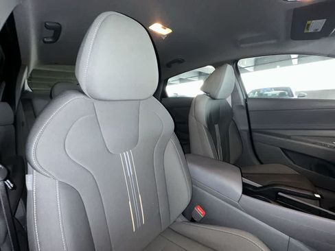 Used 2025 Hyundai Elantra Sport FWD image 27