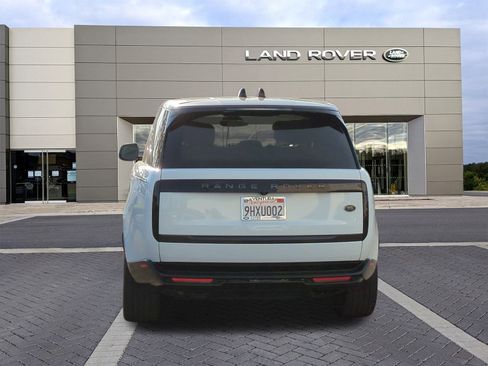 Used 2023 Land Rover Range Rover SE image 6