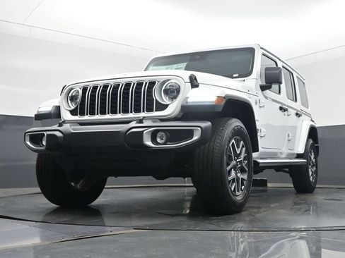 Used 2024 Jeep Wrangler Unlimited Sahara w/ Technology Group AWD/4WD image 49