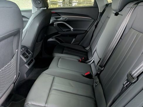 Used 2025 Audi Q5 Premium w/ Convenience Package image 14
