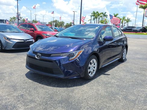 Used 2024 Toyota Corolla LE FWD image 5