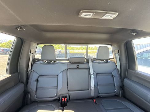 Used 2022 GMC Sierra 3500 Denali w/ Denali Ultimate Package AWD/4WD image 11