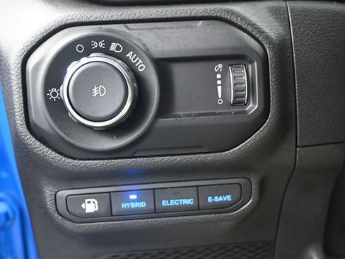 Used 2023 Jeep Wrangler Unlimited w/ Cold Weather Group AWD/4WD image 7