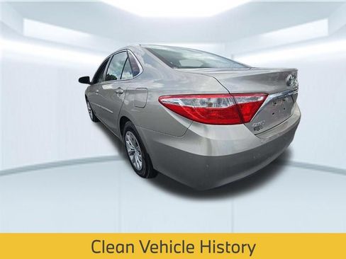 Used 2017 Toyota Camry LE FWD image 2