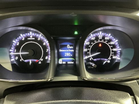 Used 2018 Toyota Avalon XLE image 25