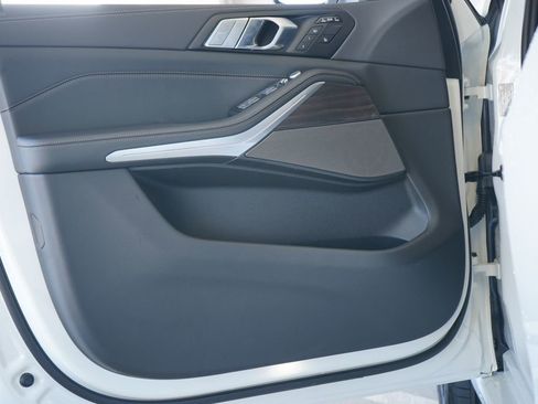 New 2026 BMW X7 xDrive40i w/ Premium Package image 10