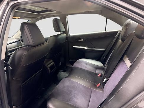 Used 2012 Toyota Camry SE w/ Leather Pkg FWD image 17