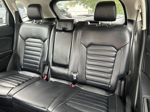Used 2024 Ford Edge SEL AWD/4WD image 16