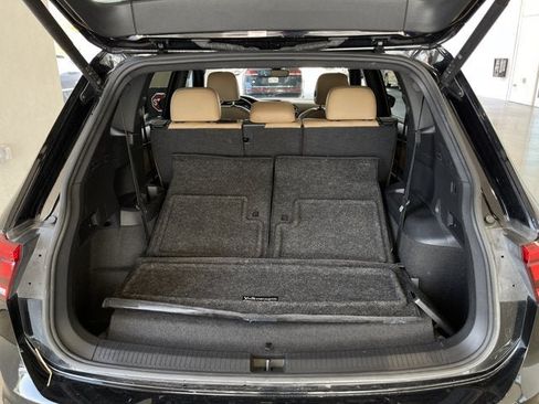 Used 2024 Volkswagen Tiguan SE FWD image 22