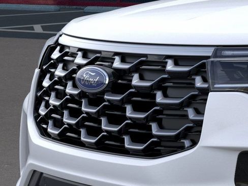 New 2026 Ford Explorer Platinum w/ LUX Leather Package image 17