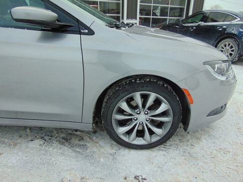 Used 2015 Chrysler 200 S w/ Comfort Group image 10