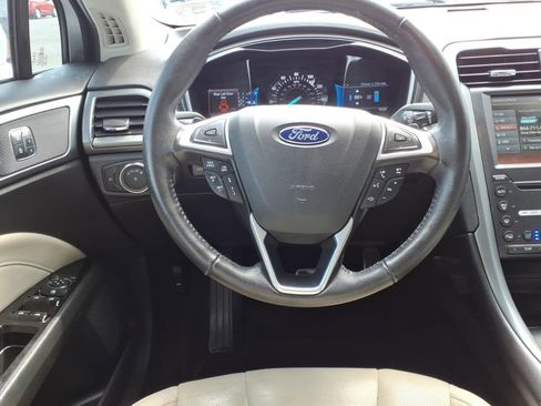 Used 2016 Ford Fusion Titanium FWD image 5